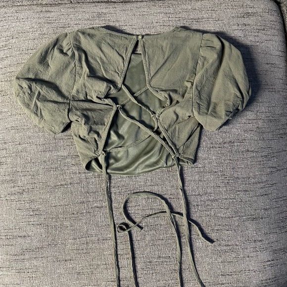 Crop top with lace up back - Picture 3 of 3